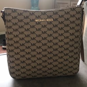 Crossbody Michael Kors Purse